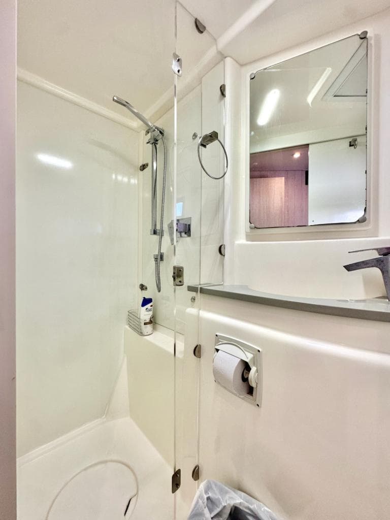 Power Catamaran 51 3