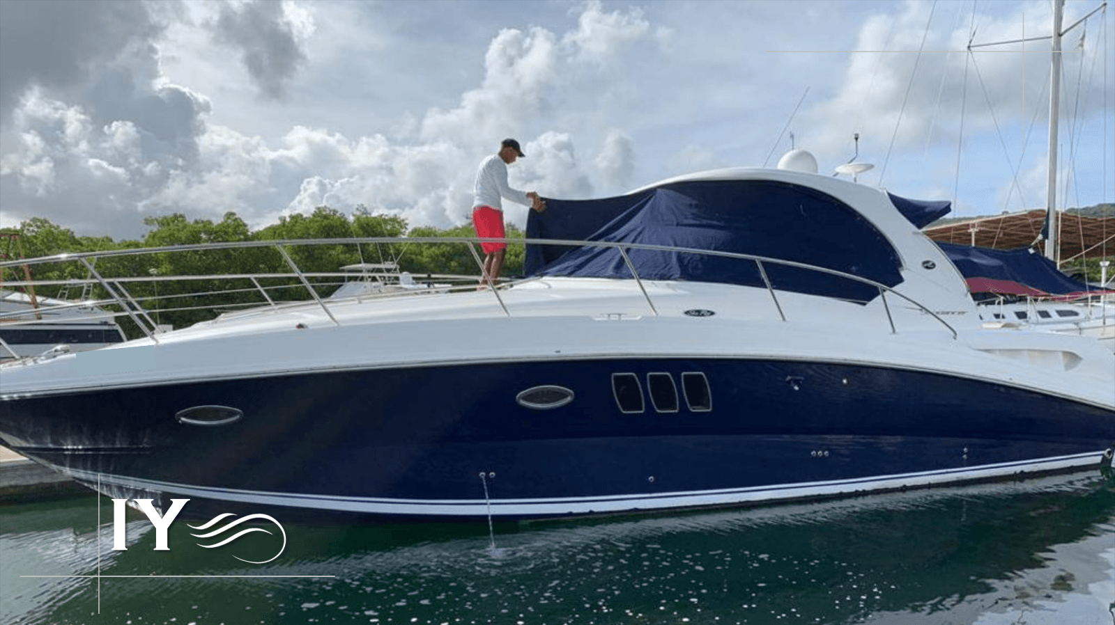 Pershing 56 Black