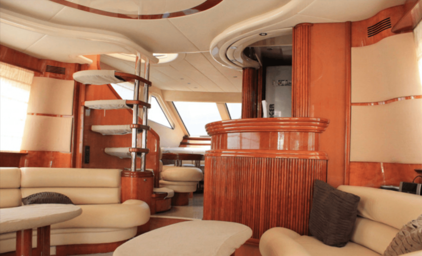 Azimut 70 4