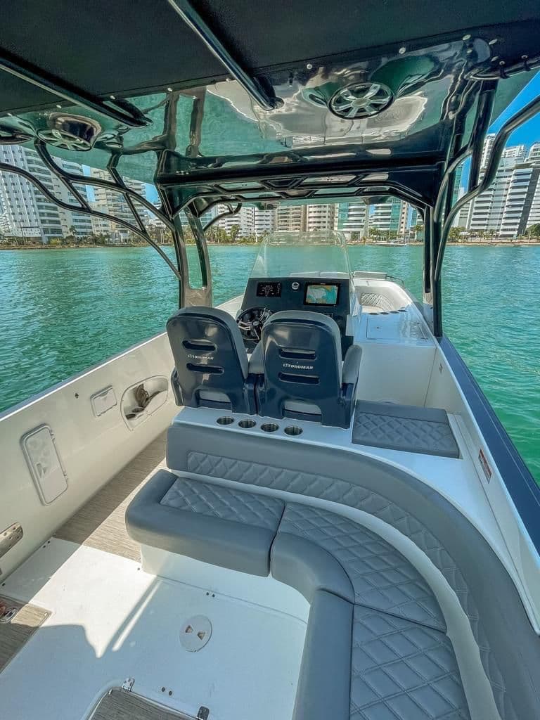 30 Speedboat