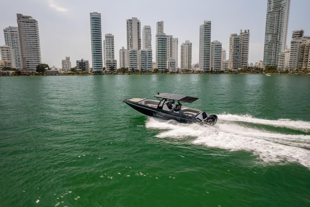 30 Speedboat 5
