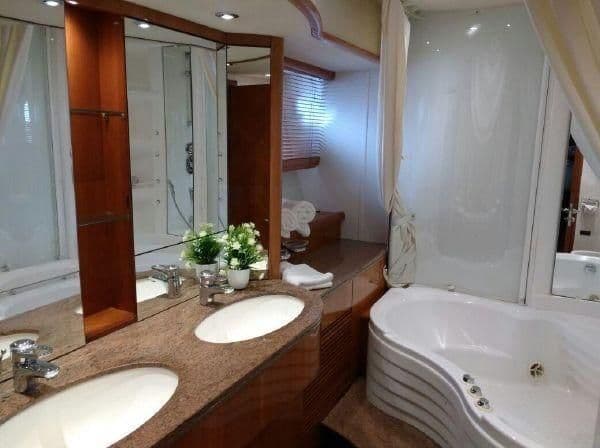 Sunseeker 82